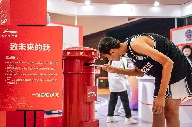 业余篮球爱好者在哪里可以找到表演赛资源_0
